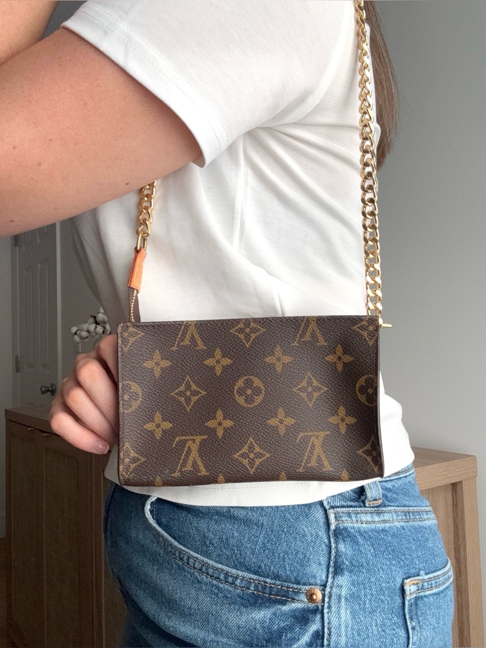 ✅AUTH✅LOUIS VUITTON POUCH - Picture 3 of 16